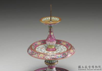 图片[2]-Candle stick with poem on a polychrome red ground in yangcai painted enamels, Qianlong reign (1736-1795), Qing dynasty-China Archive